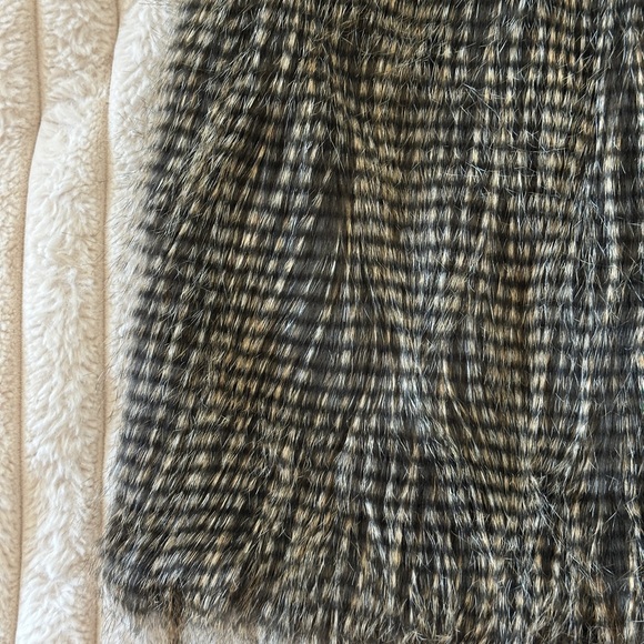 NWT Andrew Marc New York Faux Fur Vest - Grey & Brown - Picture 14 of 15